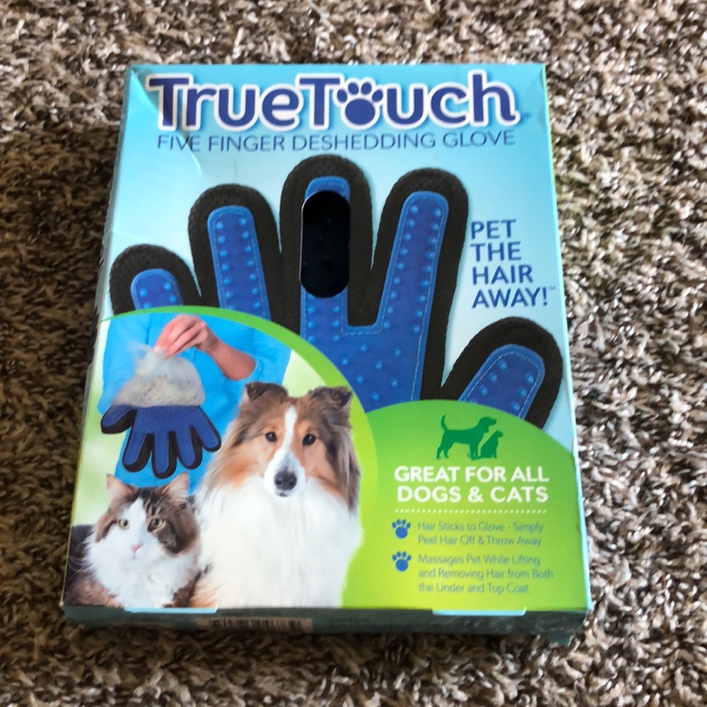 Grooming glove
